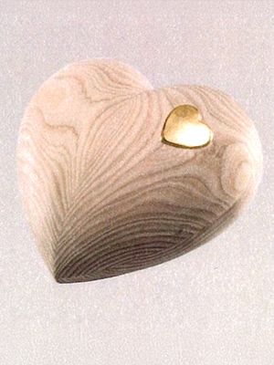 Designherz-Holzurne Esche mit goldenem Herz